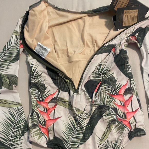 PEÑA life Womens one piece swim suit. Made in Brazil. New with tags! - Picture 6 of 13